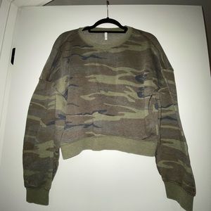 Z supply camo crewneck.